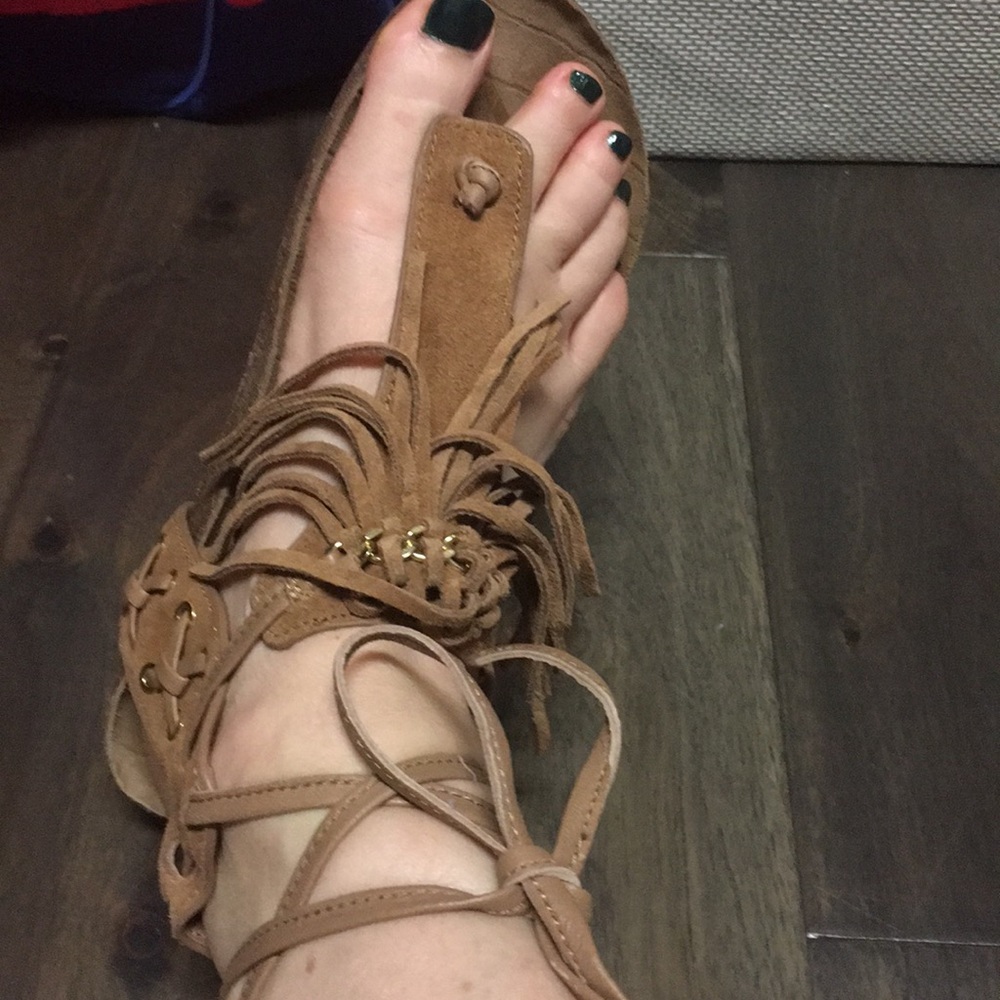sandals lace up and very stylish